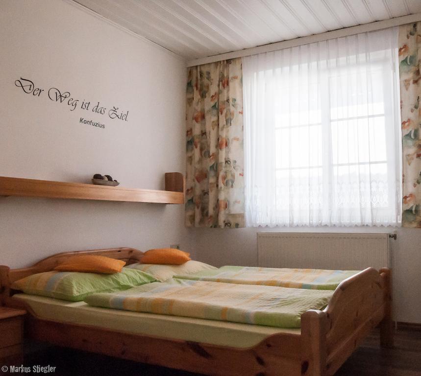 Gaestehaus Ringbauer Подерсдорф ам Зее Стая снимка